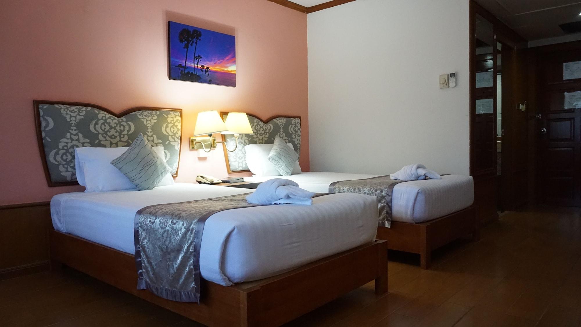 Wattana Park Hotel Trang Extérieur photo