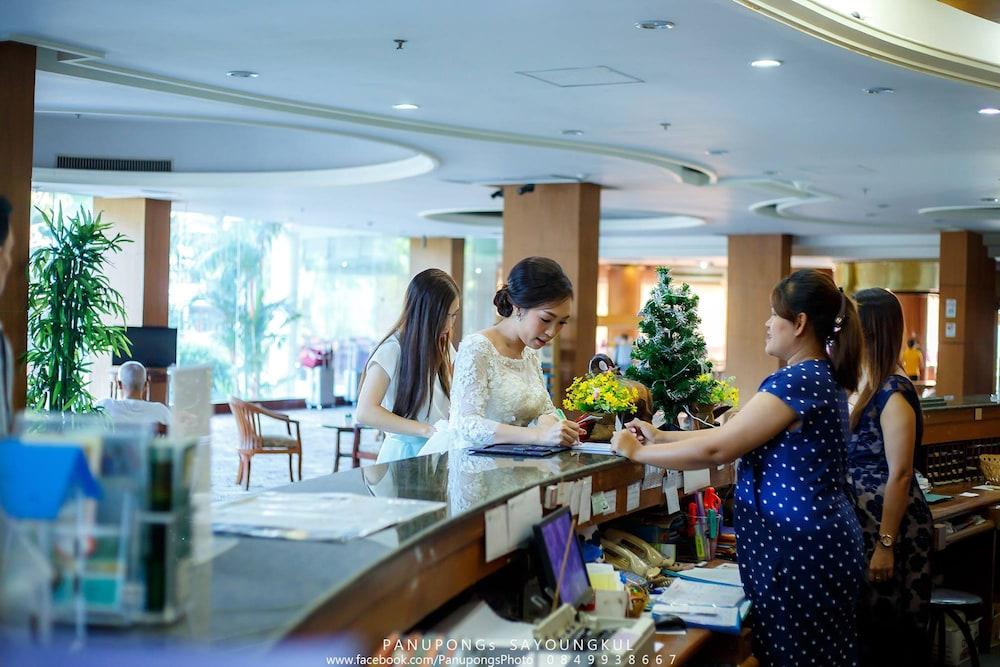 Wattana Park Hotel Trang Extérieur photo
