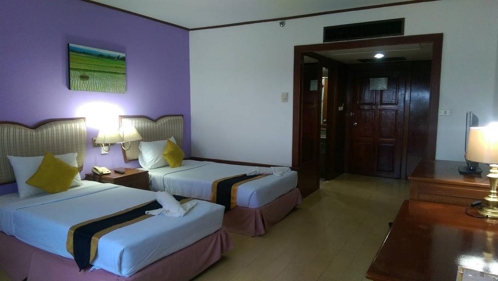Wattana Park Hotel Trang Extérieur photo