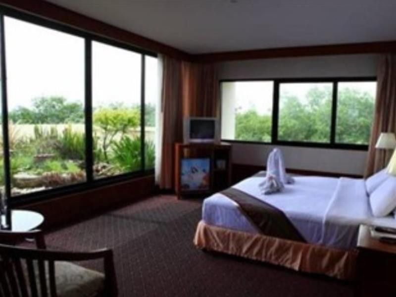 Wattana Park Hotel Trang Extérieur photo