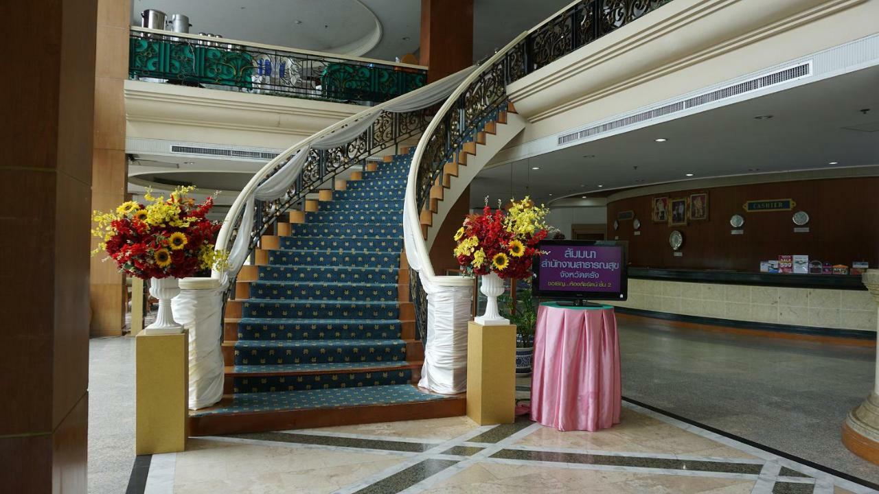 Wattana Park Hotel Trang Extérieur photo
