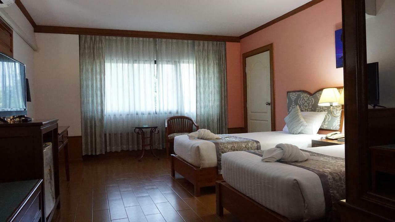 Wattana Park Hotel Trang Extérieur photo