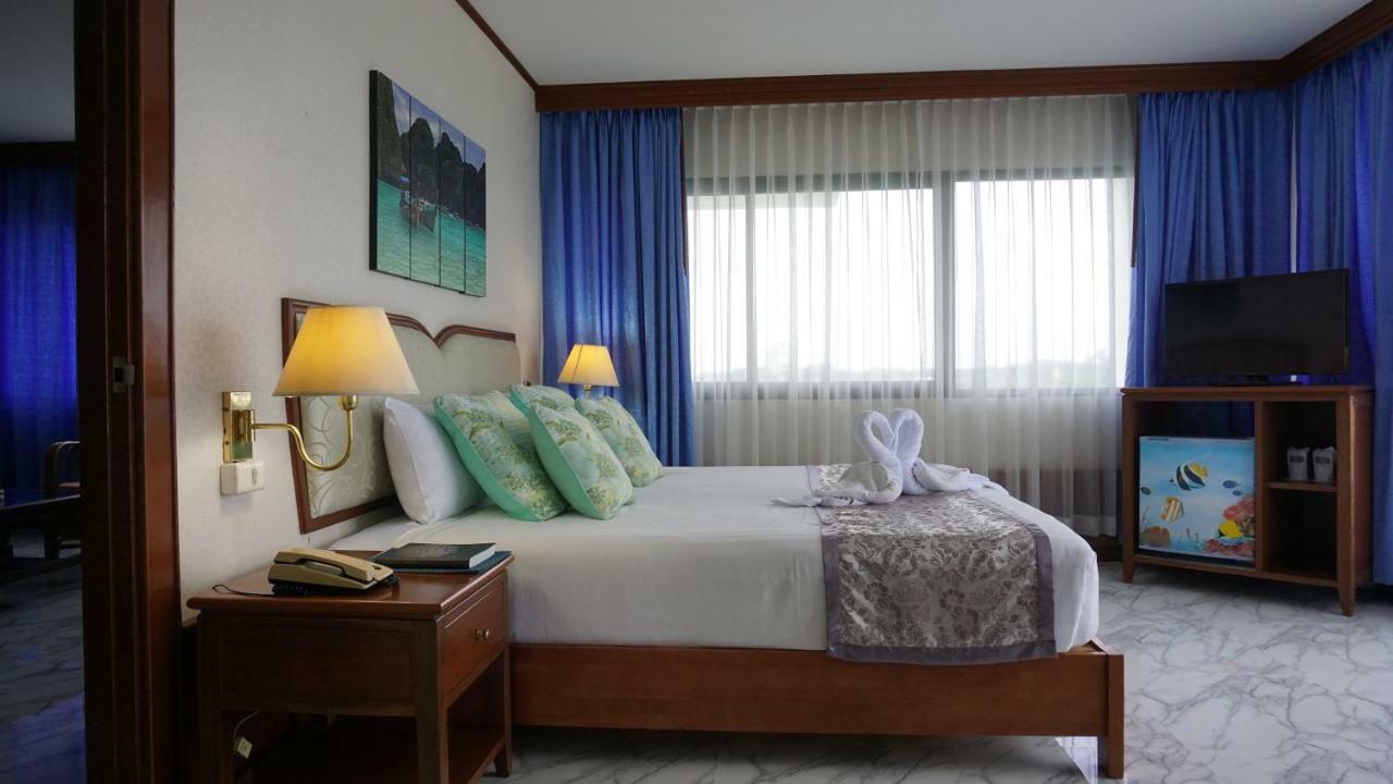 Wattana Park Hotel Trang Extérieur photo